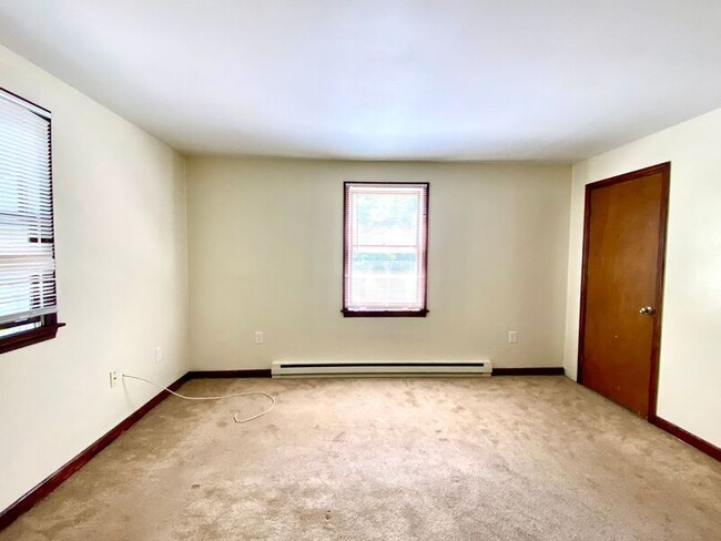 Building Photo - 48-50 Rifle St