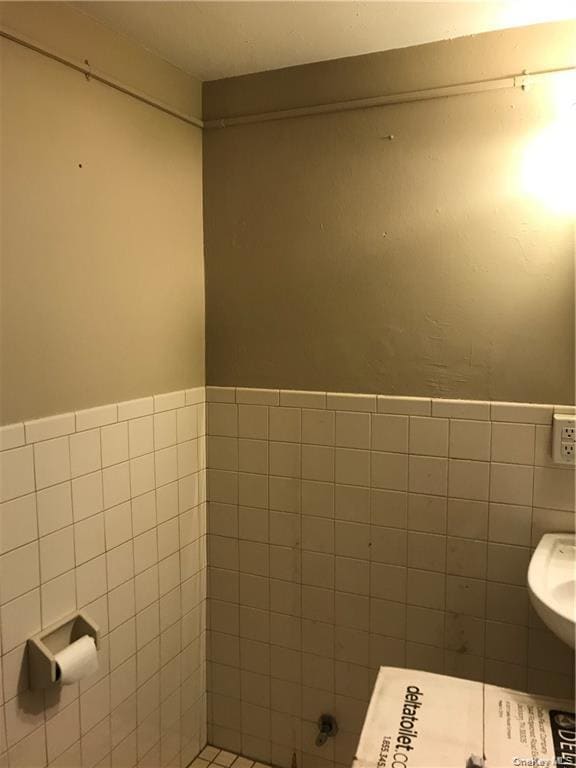 Building Photo - 6 Main St