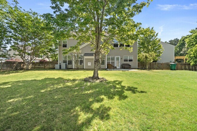 Building Photo - Beautiful 4 Bedroom, 2.5 Bath in Ballantyne Area