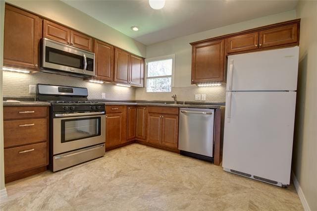 Building Photo - 505 Roberts St