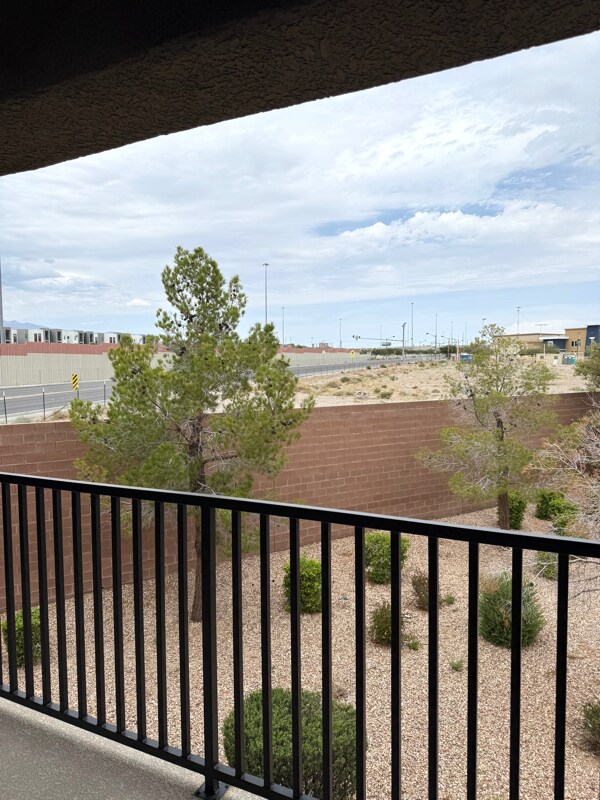 Building Photo - 6868 Sky Pointe Dr