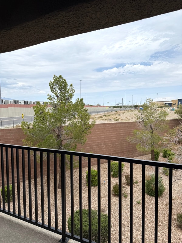 Building Photo - 6868 Sky Pointe Dr