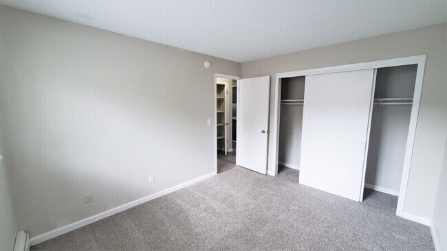 Building Photo - 74 Northwood Dr
