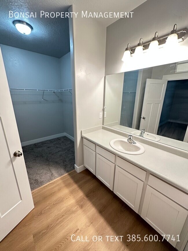 Building Photo - 14472 S Selvig Way