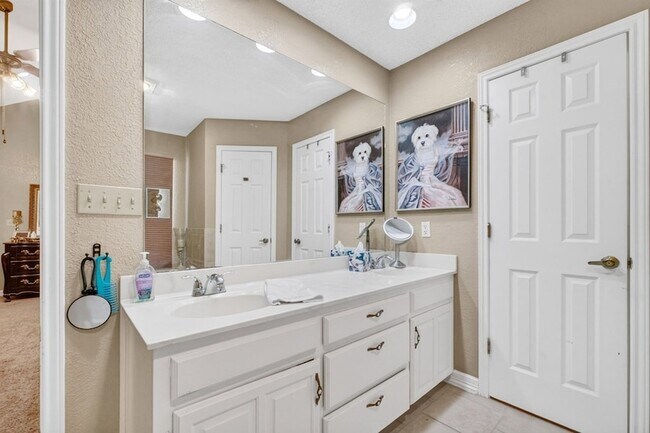 Building Photo - 3202 Tealwood Pl