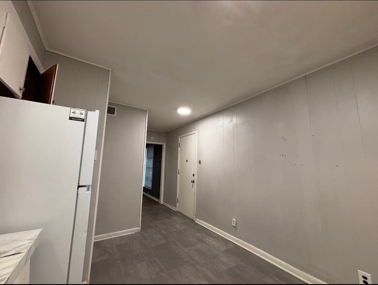 Building Photo - 1408 University Ave