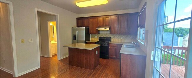 Building Photo - 3603 Stoneham Dr NW