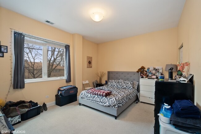 Building Photo - 2801 W Ardmore Ave