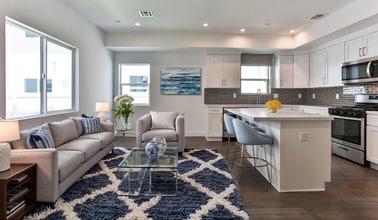 Building Photo - 3946 1/2 S Budlong Ave