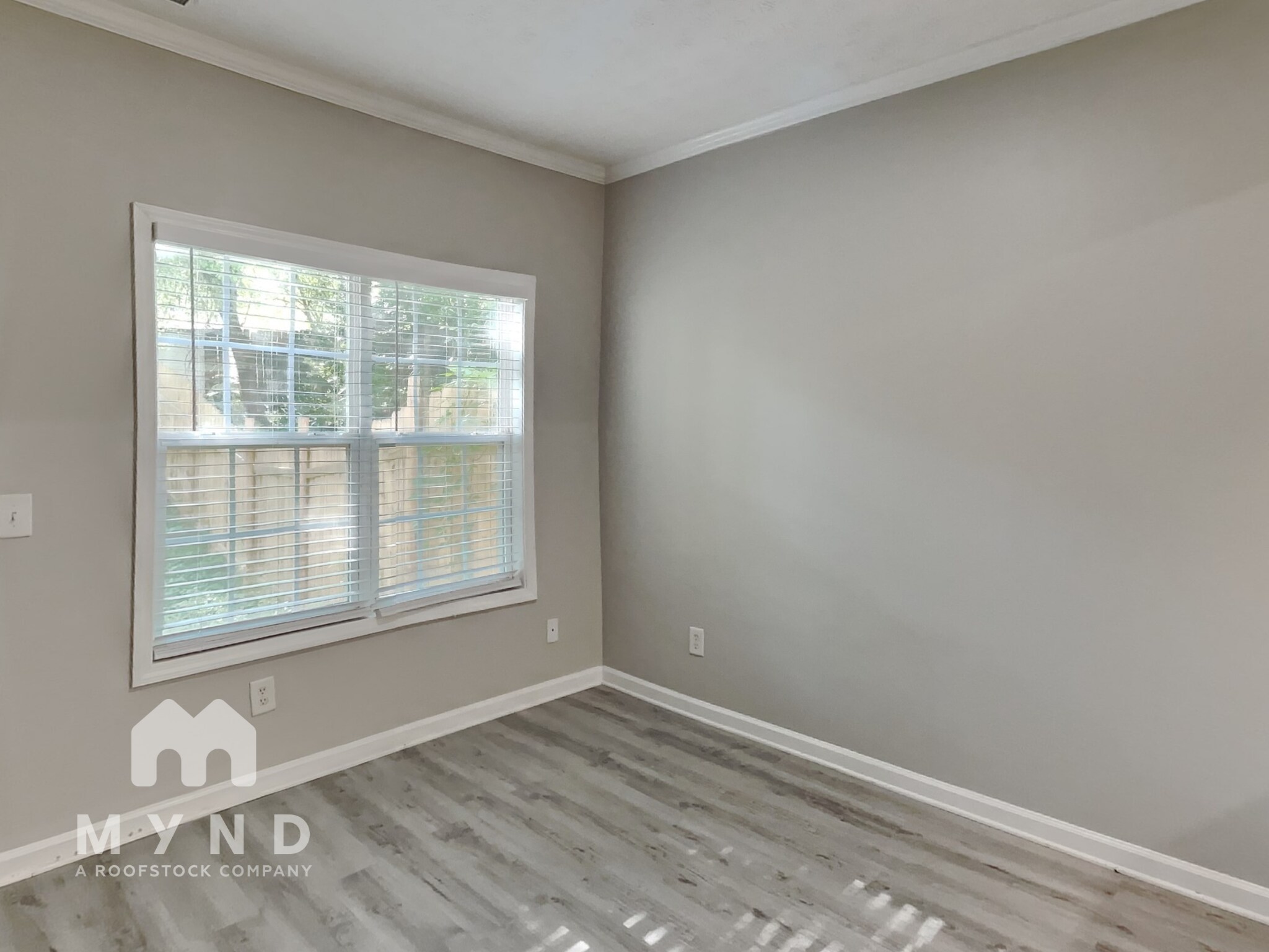 Building Photo - 857 Glynn Oaks Dr