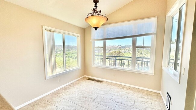 Building Photo - Sweet Two-Story Home with Amazing Views in...