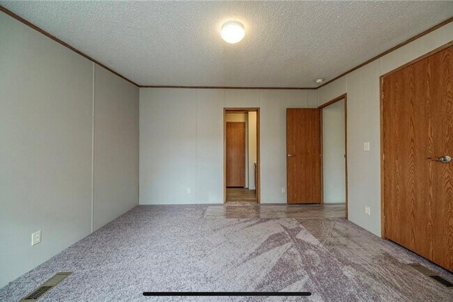 Building Photo - 3454 Evergreen Rd
