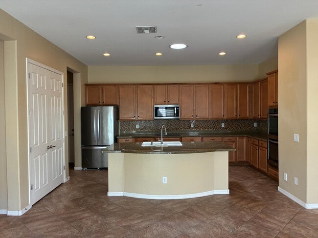 Building Photo - 20973 W Cora Vista