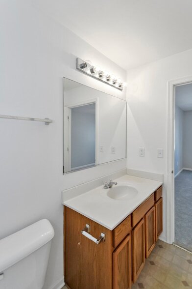 Building Photo - 136 Bertram Dr