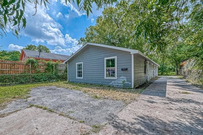 Building Photo - 4416 Quitman St