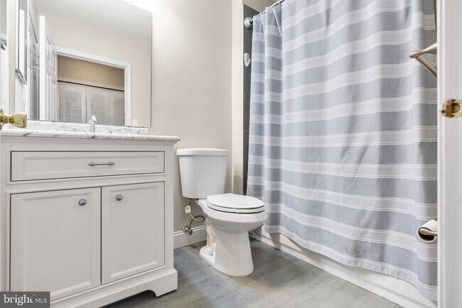 Building Photo - 2903 Saxony Dr