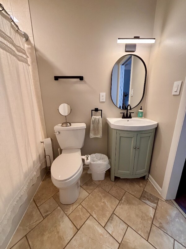 Building Photo - 4404 Greendell Rd