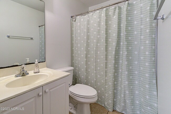 Building Photo - 517 Amberjack Drive