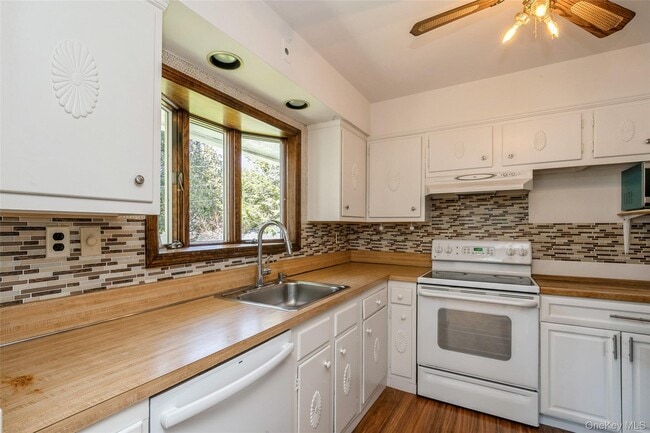 Building Photo - 26 Whitman Ave