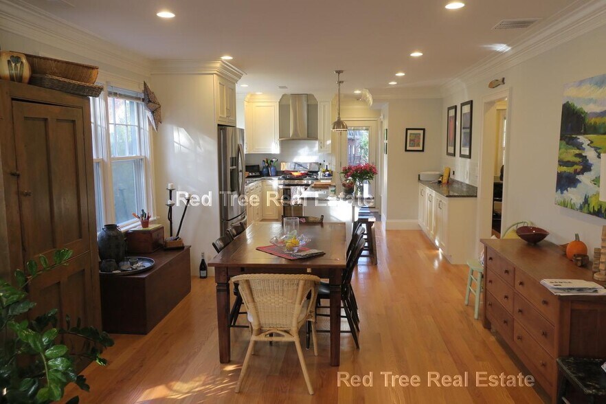 Building Photo - 279-281 Walnut St