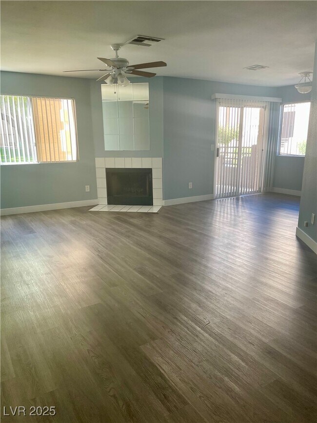 Building Photo - 6881 Tamarus St