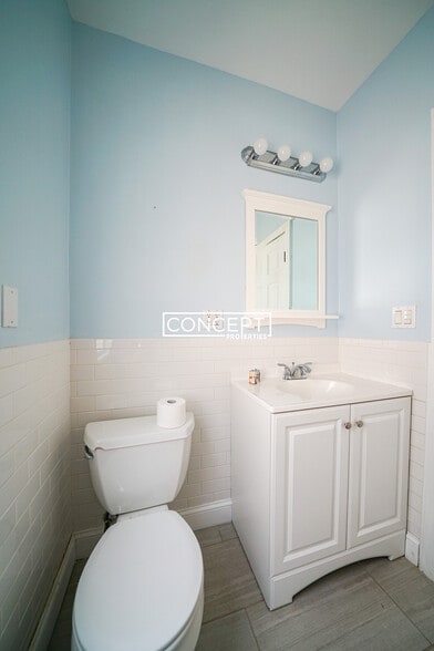 Building Photo - 22 Winslow Rd