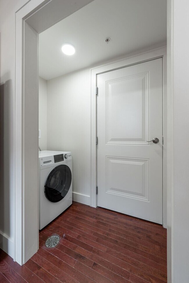 Building Photo - Coming Soon: 2BR Apartment – ETA 10/1/25