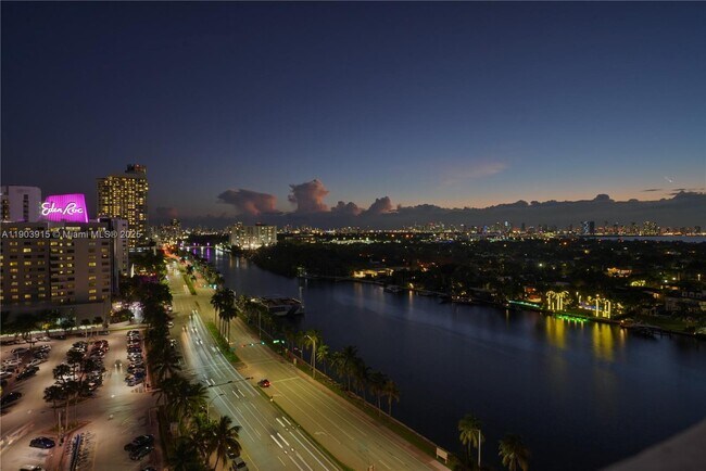 Building Photo - 4747 Collins Ave