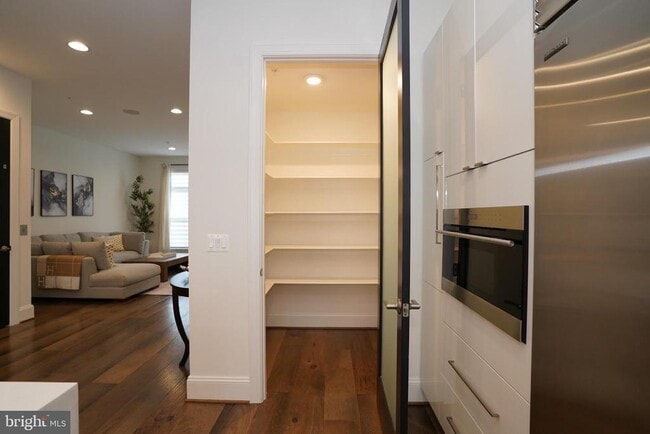 Building Photo - 44655 Provincetown Dr