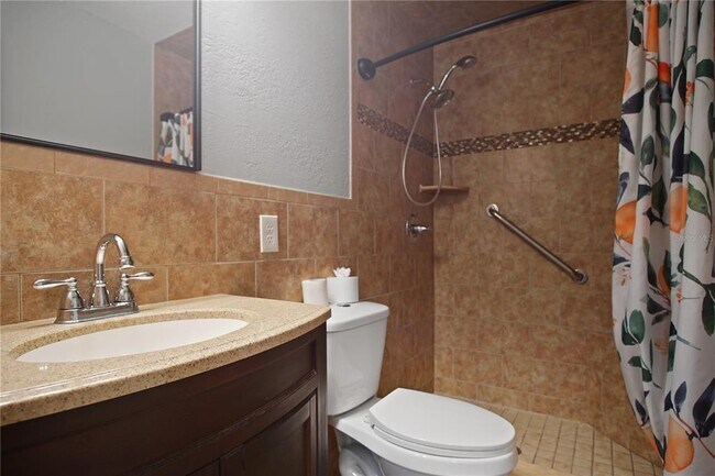 Building Photo - 213 S Bougainvillea Ave