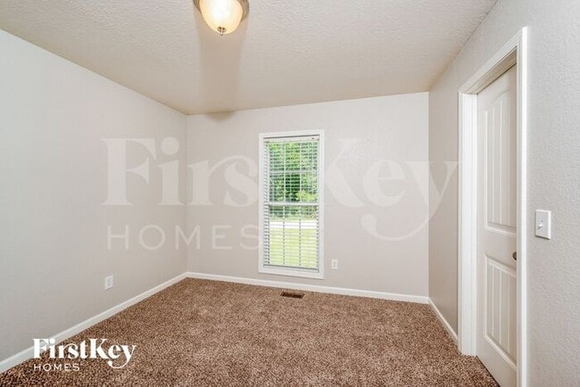 Building Photo - 29 Parkwood Dr