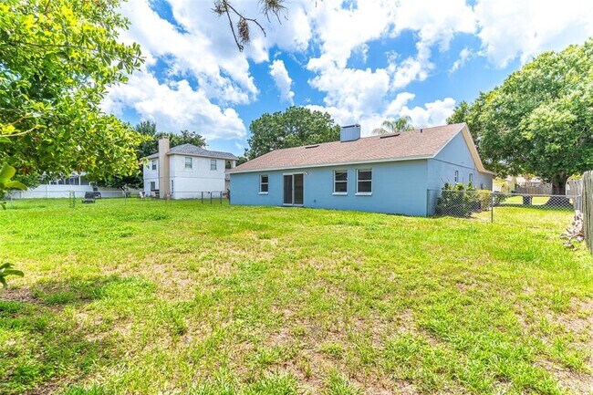 Building Photo - 5126 Martinique Dr