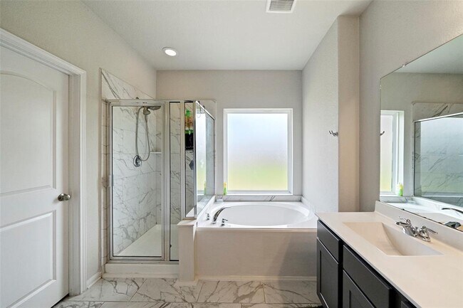 Building Photo - 2277 Forest Chestnut Dr