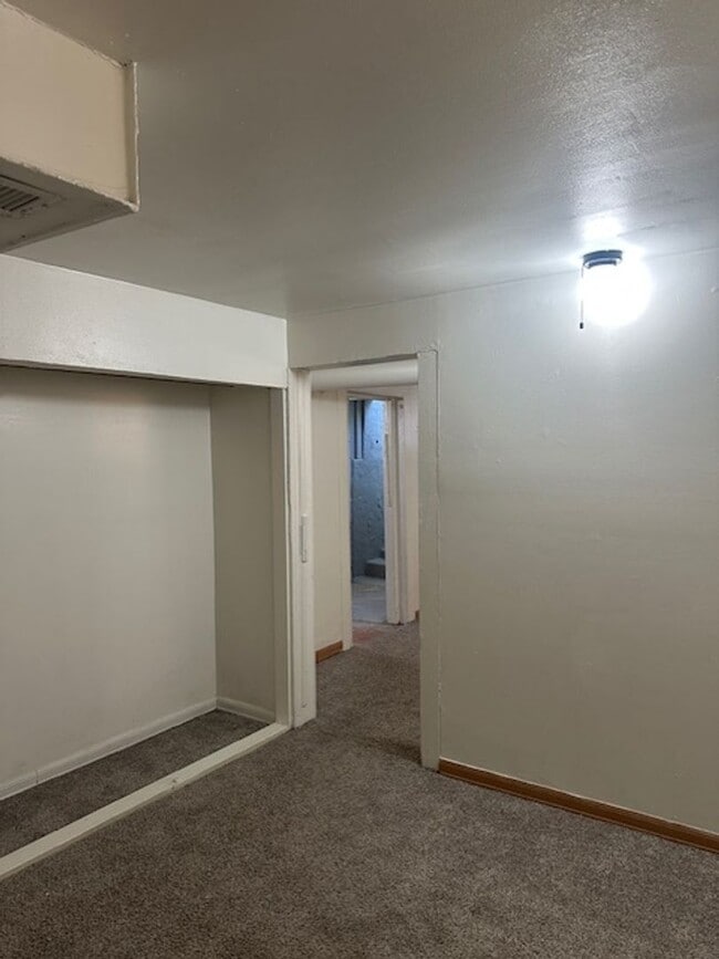 Building Photo - 726 N 11th Ave