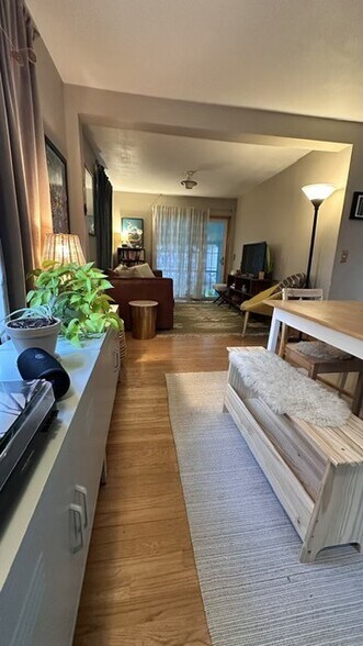 living room/dining room - 1709 Northfield Pl
