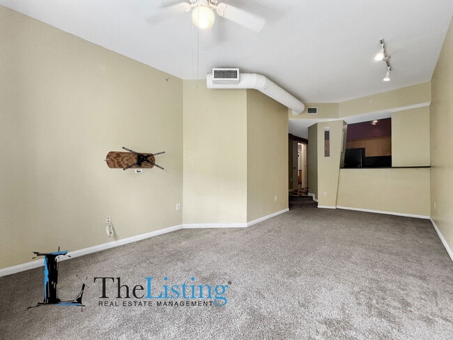 Building Photo - 2411 W Horatio St