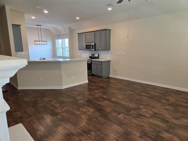 Building Photo - 2832 Coral Valley Dr