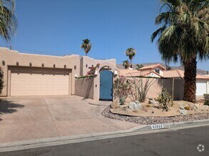 Building Photo - Classic 3 Bedroom Spanish Home with Pool -...
