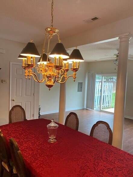 Building Photo - 102 Watertree Ln