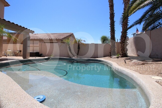 Building Photo - 7460 W Lone Cactus Dr