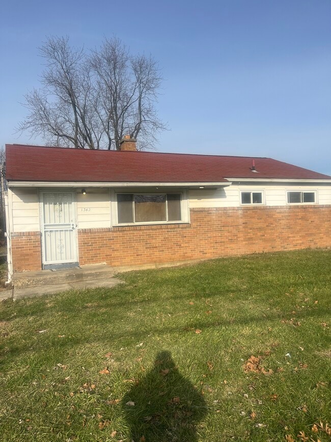 Building Photo - 1342 Koebel Rd