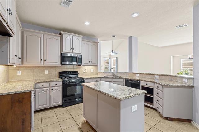 Building Photo - 5049 Cassidy Ln