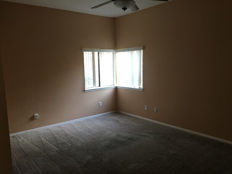 Building Photo - 5036 Shadow Mountain Rd