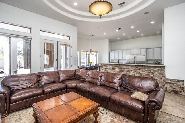 Building Photo - Oh Wow!! Beautiful 5BR/3.5BA Custom Home w...