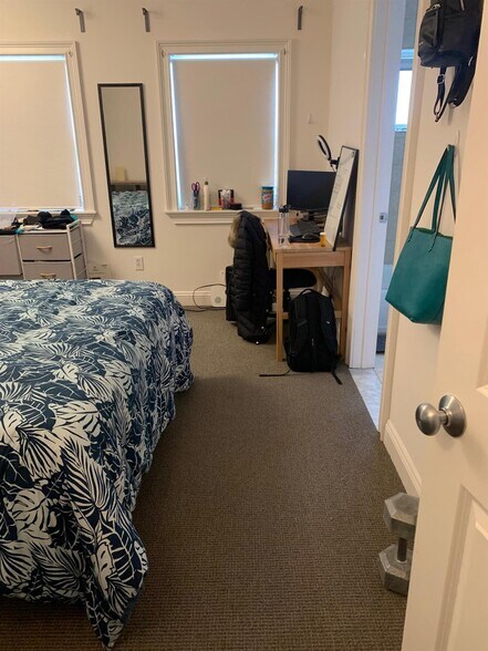 Building Photo - 157 Auburn St