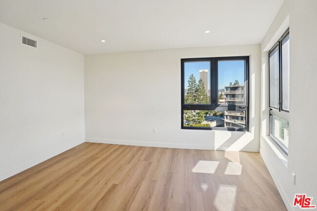 Building Photo - 1110 Spaulding Ave