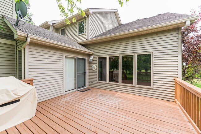 Building Photo - 113 Andresen Ct