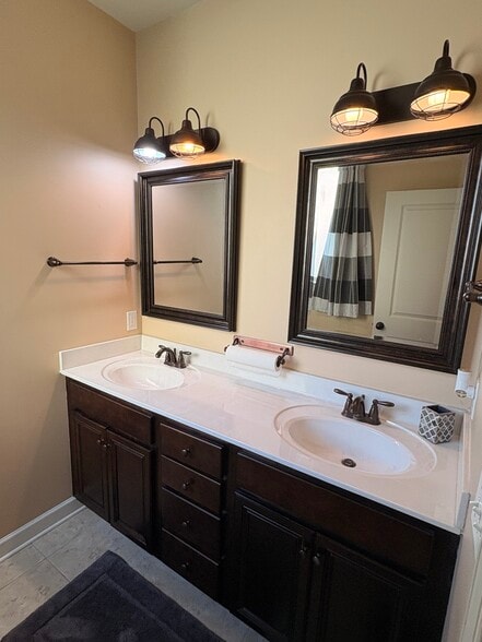 Building Photo - 361 9th Ave N