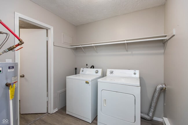 Building Photo - 9410 Meadowlark Dr