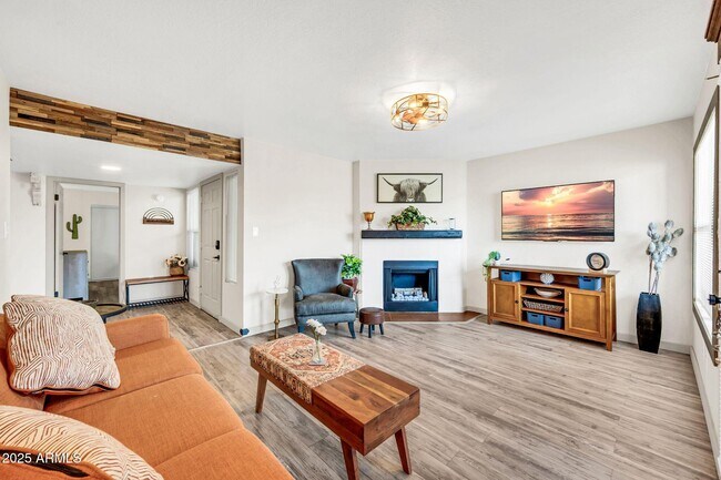 Building Photo - 8787 E Mountain View Rd